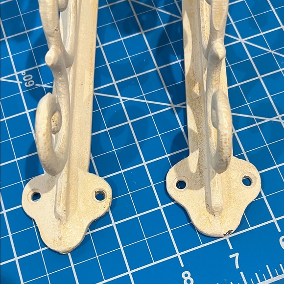 One pair. Wrought iron Decorative Brackets - Picture 9 of 10